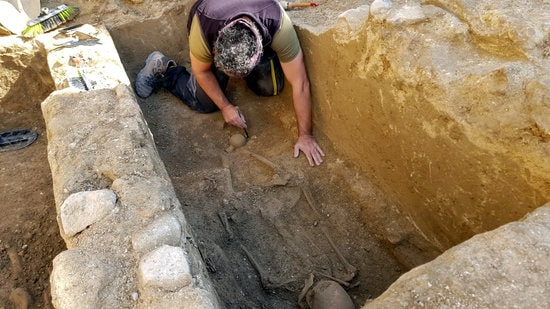 Archaeologist at work in Tortosa